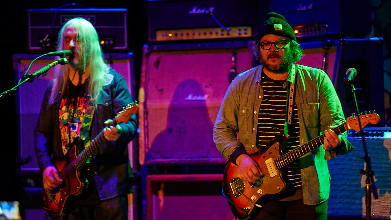 DC is proud to present Dinosaur Jr. celebrating 30 years since the release of their debut album, “Dinosaur,” with a seven-night run of shows at The Bowery Ballroom in New York City. The band is performing their debut album in its entirety each night followed by a set of songs from across their catalog, with very special guests sitting in each night.<br /><br />Watch "Tarpit", featuring Jeff Tweedy of Wilco, from their 1987 sophomore album You're Living All Over Me, recorded on December 4th 2015, night two of their seven day, sold out residency at the Bowery Ballroom.<br /><br />For more visit:<br />http://DCShoes.com/DinosaurJr<br />http://Facebook.com/DCShoes<br />http://Twitter.com/DCShoes<br />http://Instagram.com/DCShoes