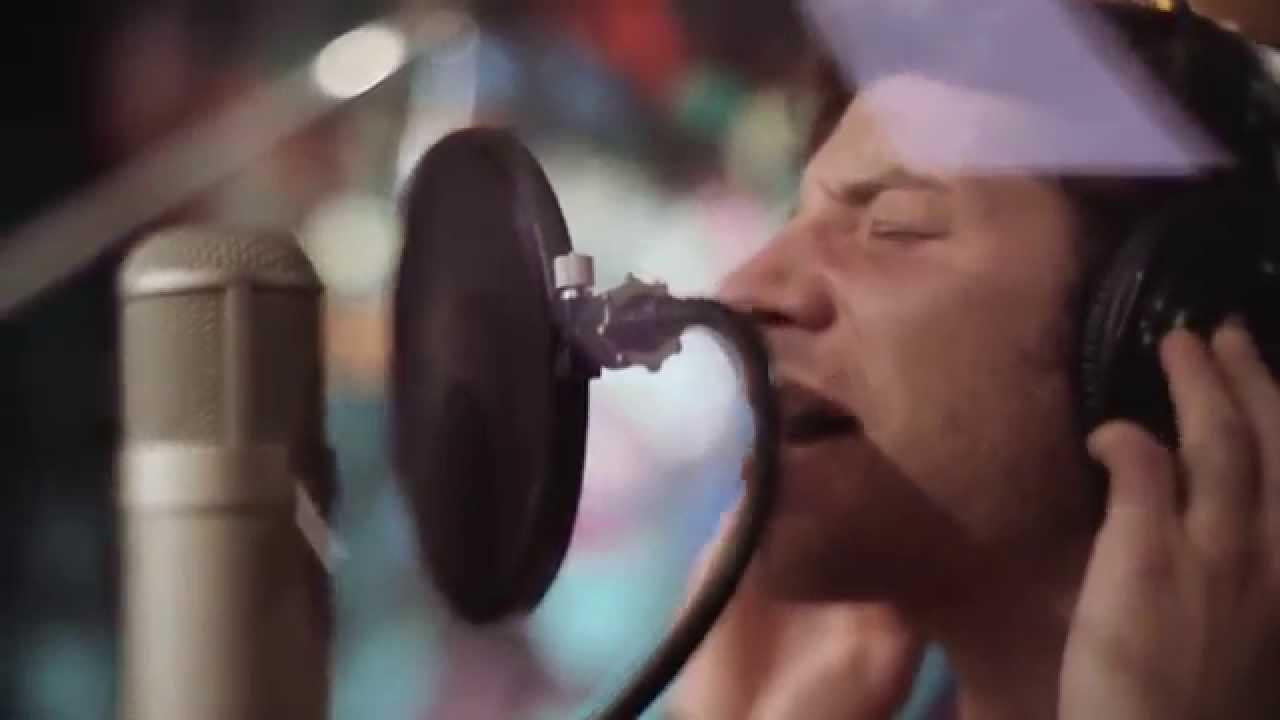 The first instalment of "Track of the Week" from Converse Rubber Tracks Paris, features behind-the-scene footage from Parisian band, Klink Clock as they record "Hear Me Now".<br /><br />For more information on Klink Clock visit:<br />http://klinkclock.bandcamp.com<br />https://www.facebook.com/klinkclock?ref=br_tf<br />Twitter : @klinkclock<br />Instagram : @klink_clock<br /><br />For more information on Rubber Tracks visit: <br />http://www.converse.com/rubbertracks
