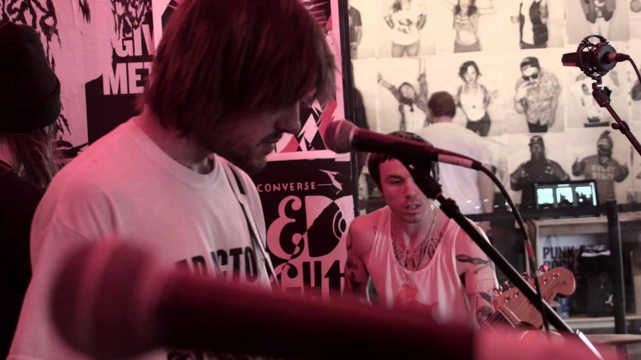 NOTHING perform an intensely loud version of 'Bent Nail' inside the Red Light Radio studio at CONVERSE FADER FORT.<br /><br />For more on Red Light Radio: http://www.redlightradio.net/