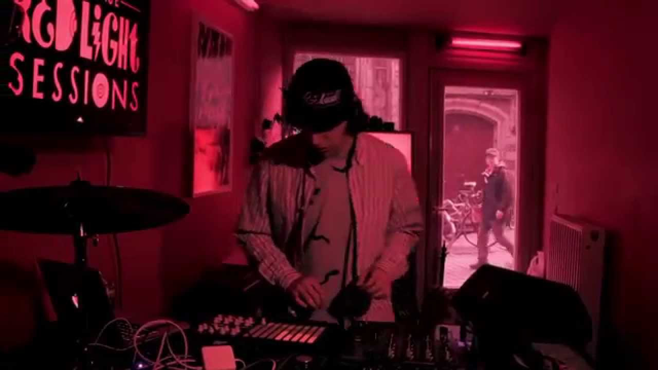 Jameszoo, the talented producer from the south of Holland, has been making waves across genres and on several labels in the past few years. For his Converse Red Light Session he brought the young & acclaimed jazz pianist Gideon van Gelder to play alongside him for this live performance of his track "The Clumtwins". <br /><br />For more on Red Light Radio: www.redlightradio.net/sessions