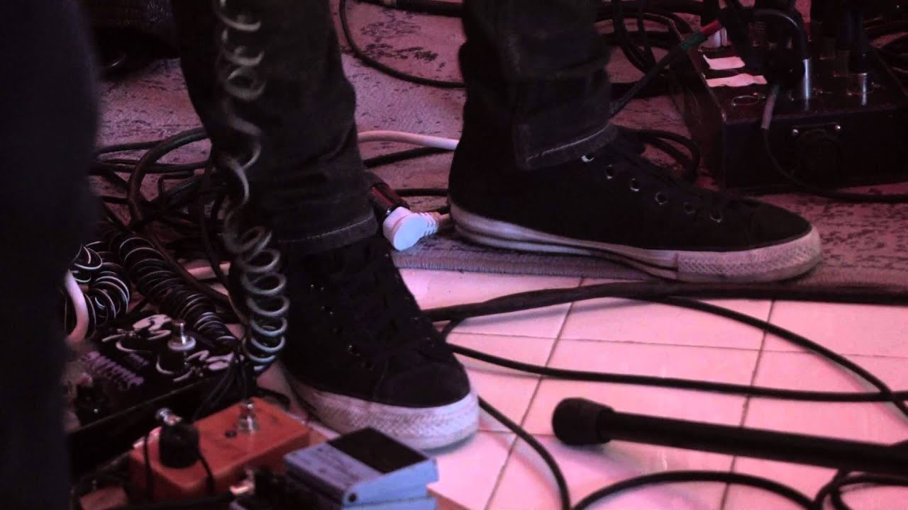 Before the Converse Fader Fort opened, The Shrine warmed up the Red Light Radio studio with a full on session. Worship! Coming from the 2nd album "Bless Off". <br /><br />For more on Red Light Radio: http://www.redlightradio.net/<br /><br />Track: Worship<br /><br />Artist: The Shrine