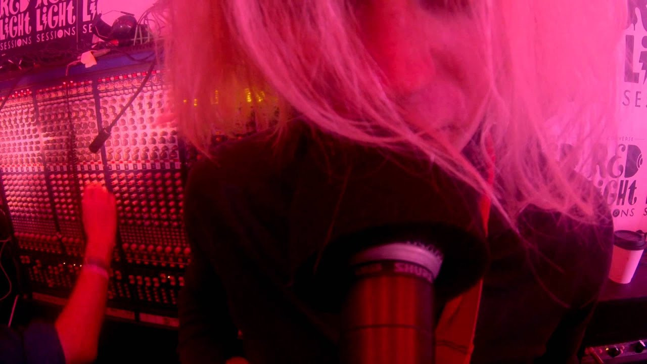 Connan Mockasin delivered a psychedelic and spacey Converse Red Light Session at their pop-up studio at the Converse Fader Fort in Austin last month. <br /><br />"It's Your Body 1" is from their latest album "Caramel on Mexican Summer." Hear the whole session over at:<br />https://m.soundcloud.com/redlightradio/connan-mockasin-red-light