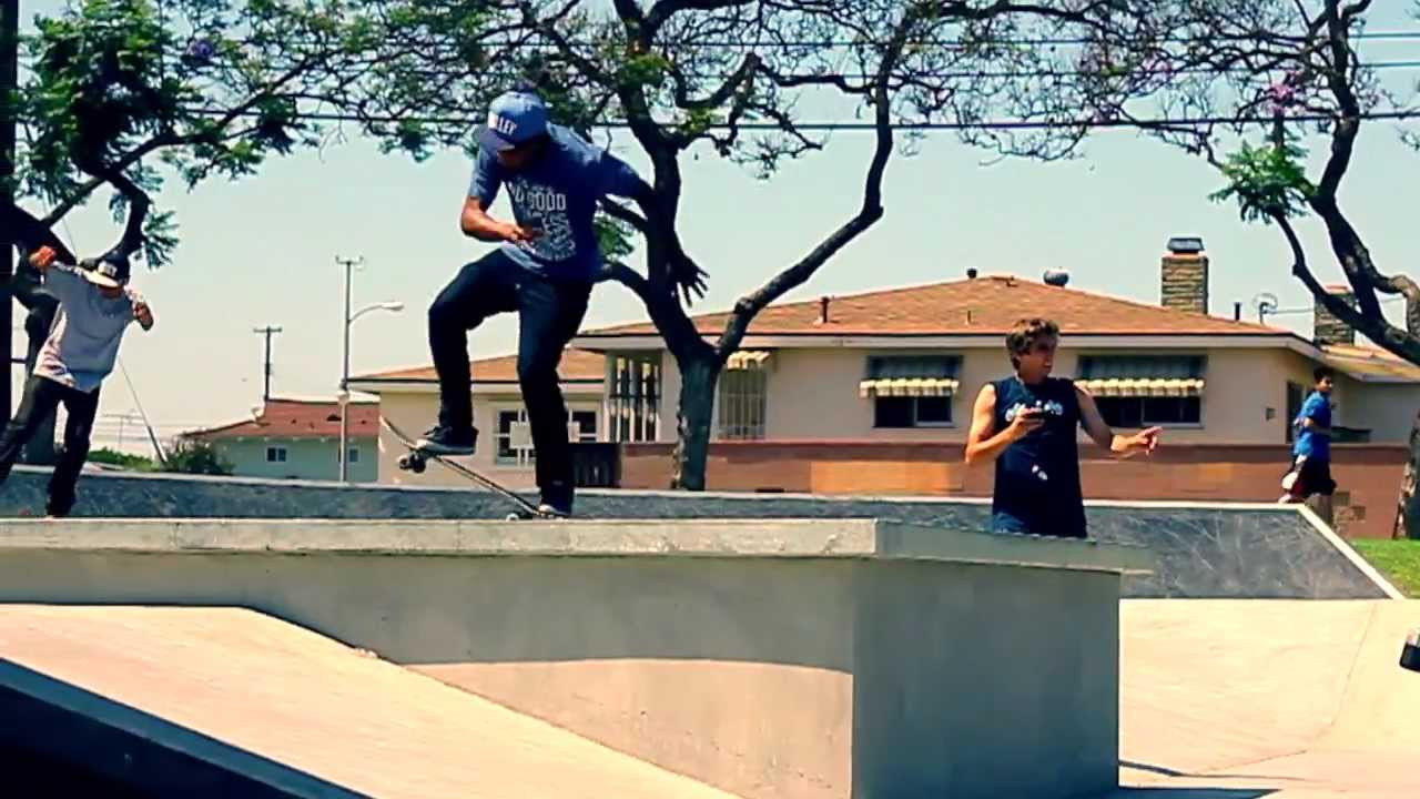 SUBSCRIBE FOR NEW VIDEOS OF LAMONT AND MICKY AND RAFAEL AND CARLOS! THANKS :)<br />SONG: SNAKES IN THE GRASS - WAKA FLOCKA