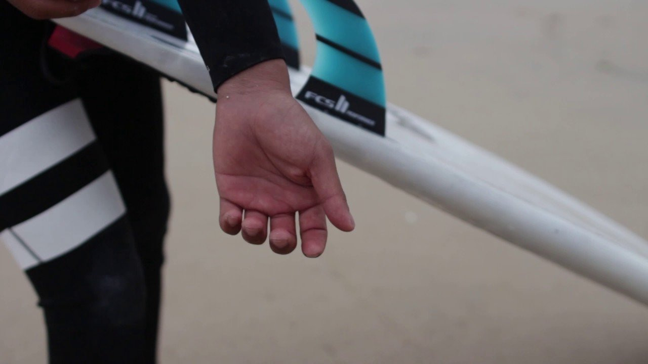 No where to store your wax? Have to walk over some slimy rocks on the way out? Hide extra wax in your wetsuit for use later on during your session for an easy grip fix. <br /><br />Learn more at http://hurley.com/surfclub