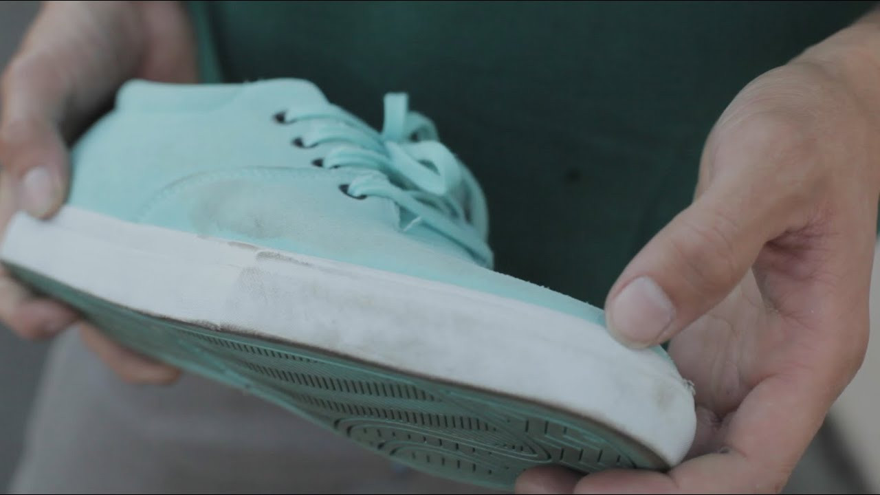 When Diamond Supply Co. jumped in to the skate shoe game, we knew to expect something clean and well made. When they came out swinging by giving their first pro model shoe to Torey Pudwill, we also knew these puppies better hold up to some serious shredding. If they’re good enough for Torey, they should hold up just fine in our 100 Kickflip Challenge, right? Probably, but we wouldn’t know, because in honor of Torey having so much nollie flick we had our resident warehouse wizard, Mike, nollie flip the hell out of his shoes. See how they held up and grab a pair at CCS.com.<br /><br />SUBSCRIBE to CCS YouTube: http://tinyurl.com/lmje4o6<br />Like CCS on FACEBOOK: https://www.facebook.com/ccs.skate<br />Follow CCS on INSTAGRAM: https://instagram.com/ccs_skate/<br />Follow CCS on TWITTER: http://twitter.com/CCS_skate<br />Check the WEBSITE: http://ccs.com/<br />Don't Forget SNAPCHAT : CCSskate