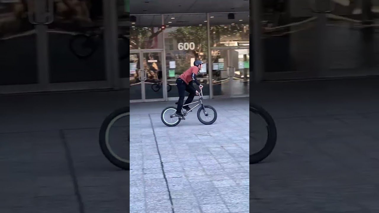 COREY WALSH AT THE COURTHOUSE! #streetbmx