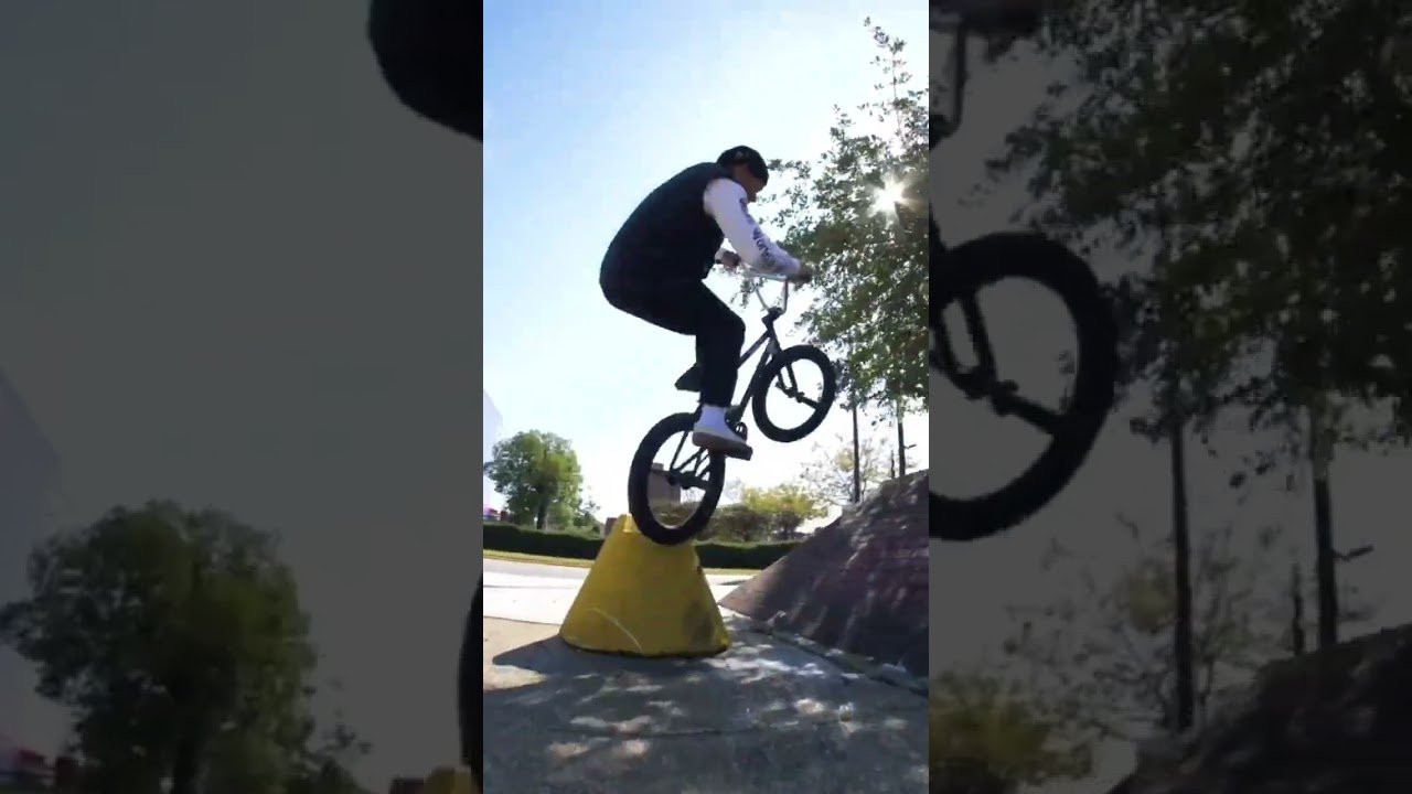 DAKOTA ROCHE LACES A LINE AT A CLASSIC QUEENS SPOT.