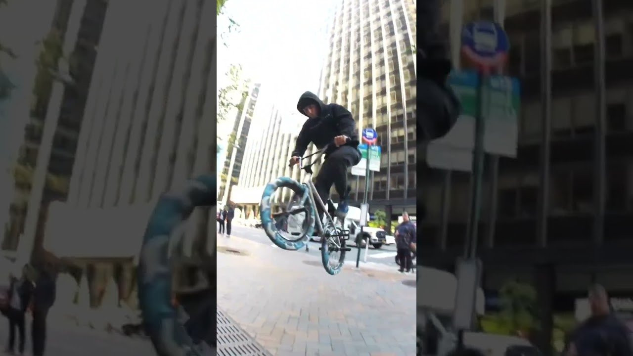 ANTHONY PANZA STOMPS A FAKIE TAILWHIP IN NEW YORK CITY. #cultcrew #streetbmx