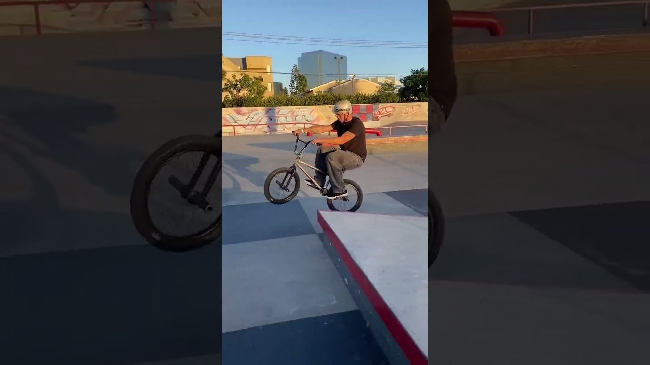 DEVON SMILLIE GOING IN AT THE LOCAK SKATEPARK #bmxpark #bmxisfun