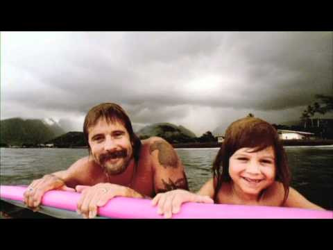 "You could be going straight but as long as you're laughin', smilin' and have havin' a good time, well that's good surfing'!" is a quote that Donavon Frankenreiter is famous for. Donny has always ridden different boards, had a different approach to wave riding and ultimately took a different path to childhood friends who pursued the professional surfing career. Donny is a freesurfer and musician and travels the world doing what he loves and this short film uncovers what it is that keeps him going back for more.<br /> <br /> In conjunction with Woodshed Films Billabong present Donavon Frankenreiter's i surf because short film.