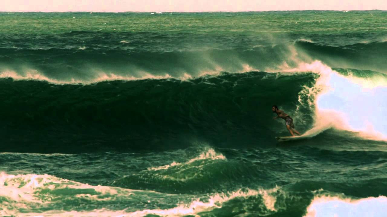 Hawaii usually means big boards when we talk surf. Dave Rastovich included. Though the difference between your guns and his, is that he still rides them with 2 fins not 3.<br /><br />Rasta never discriminates against any board, stating that they simply resemble different types of musical instruments all playing a different sound. There's no such thing as a "bad" board for Dave.<br /><br />Here in this short clip, Rasta makes his music heard in Hawaii. Enjoy !!