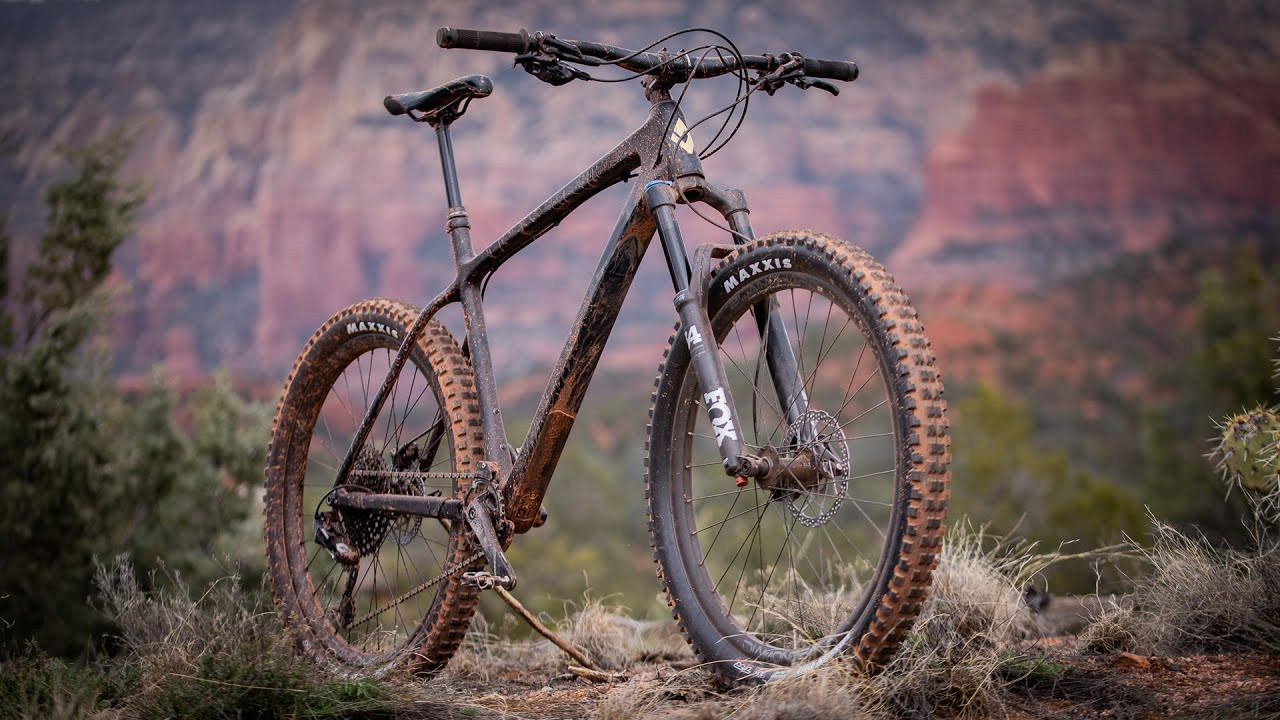 We got caught in some desert rain while testing out the Diamondback Sync’r Carbon. This BMX-inspired plus-sized hardtail offers enough versatility that it’ll suit every ride and enough value that it’ll suit every rider.