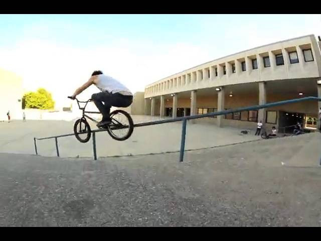 Throwback to the 2012 Sean Burns Stem and Grip commercial.