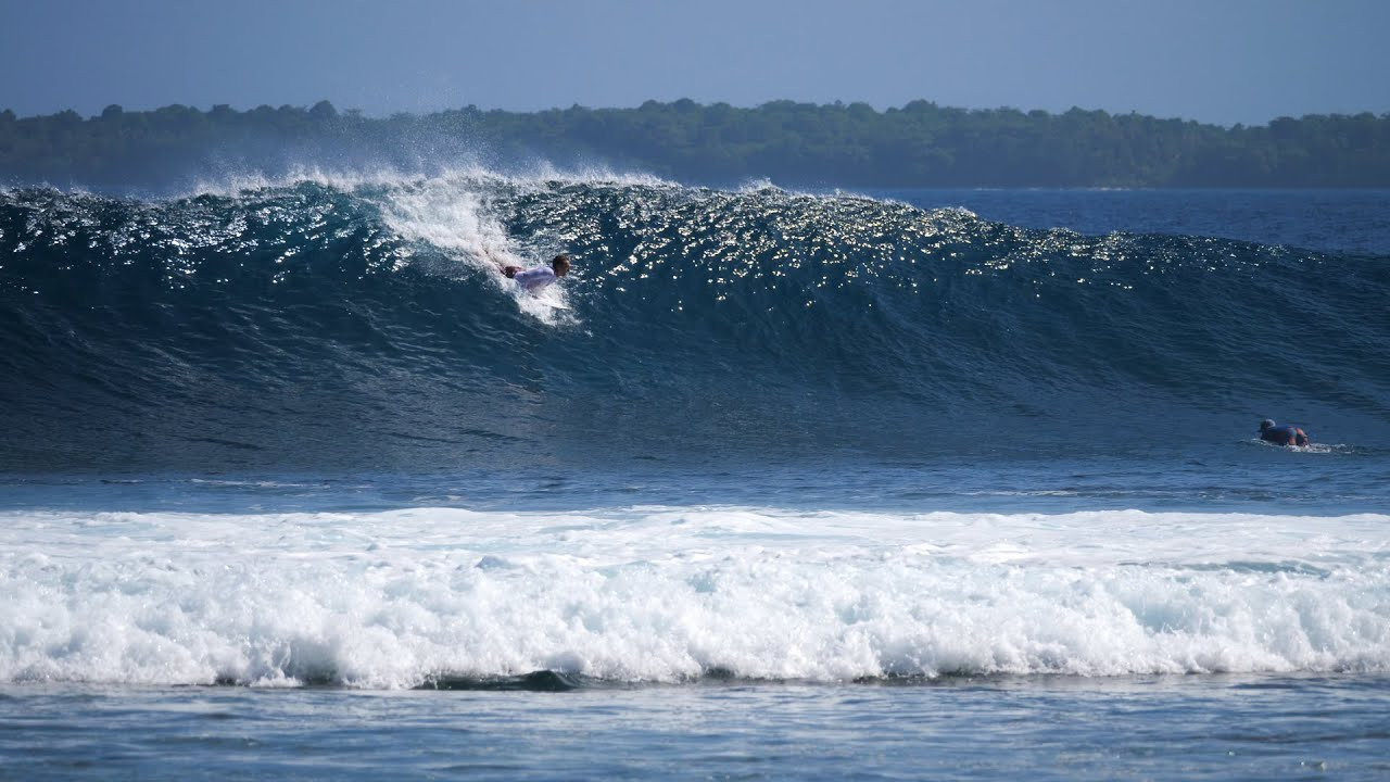 Thunders is a hollow lefthander located in the Southern Mentawai Island chain. It's a real swell magnet, and has to be up there as one of the most consistent waves in the whole of the Ments. Unfortunately, this attracts all of the charter boats in the area on the smaller days, and can make it pretty crowded for such a remote wave. 10+ boats joined us during the few days we were anchored there.<br /><br />Video filmed while onboard the Wave Hunter Mentawai charter boat: https://www.wavehuntermentawai.com/<br /><br />If you like the content, please subscribe to the channel here: http://bit.ly/2NPrV5H<br />_____________________________<br /><br />OUR AMAZON STORE: https://www.amazon.com/shop/globalzoo-surfingvideos?ref=ac_inf_tb_vh <br /><br />GEAR WE USE FROM AMAZON: <br /><br />Our camera: https://amzn.to/3XHjiMe <br />Our drone: https://amzn.to/3HauKJg <br />Our main lens: https://amzn.to/3Jo9qCU <br />Our other lens: https://amzn.to/3Ji9XWW <br />Our main tripod: https://amzn.to/3Y6yUZG <br />Our second tripod: https://amzn.to/3Hh9EsJ <br />Our second tripod head: https://amzn.to/3WPpsbQ <br />Our camera bag: https://amzn.to/3HdvTzH <br />The laptop we edit on: https://amzn.to/3Hdwb9L <br />Our external hard drive: https://amzn.to/3Y2lJc0 <br /><br />_____________________________<br /><br />Social media accounts:<br />Instagram: https://www.instagram.com/global.zoo.co/?hl=en<br />Facebook: https://www.facebook.com/Global.Zoo.Co<br /><br />_____________________________<br /><br />DISCLAIMER <br />Some of the links above are affiliate links, where I earn a small commission if you click on the link and purchase an item. You are not obligated to do so, but it does help fund these videos in hopes of bringing value to you! <br /><br />#Surfing #Surf #Indonesia #Sumatra #Mentawai #GlobalZoo