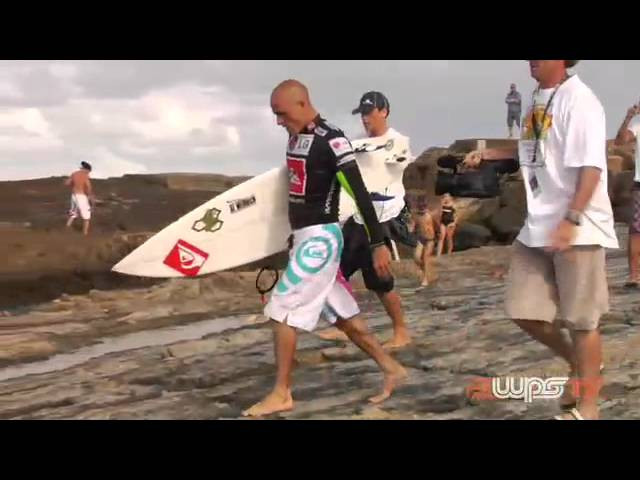 Kelly Slater dusts one of his great rivals Mick Fanning at Mick's home break.