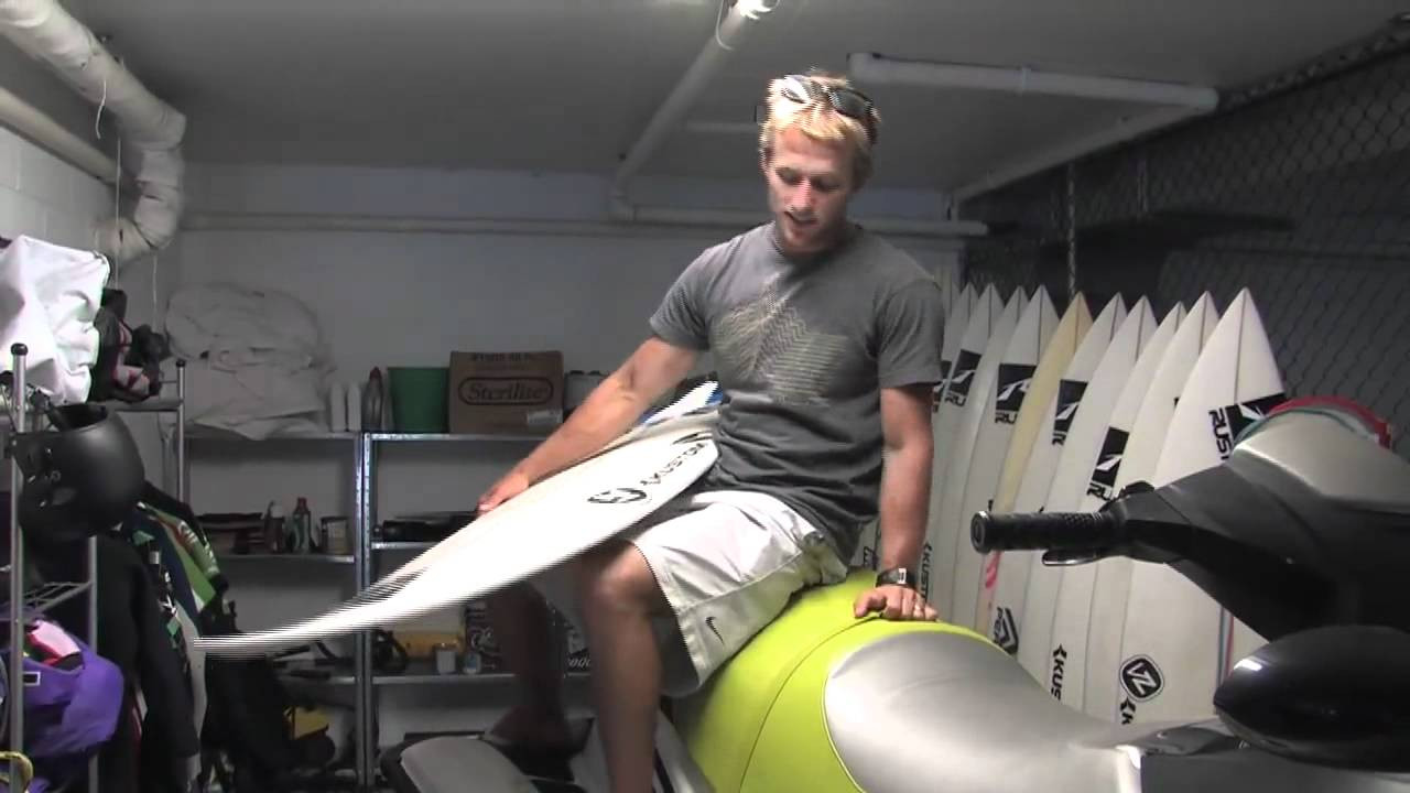 Kerrzy gives you the low down on how to do step-offs. {AKA stepping from a jetski onto a wave.}<br /><br />Kerr-azy.com<br /><br />Tow surfing, Surfing, asp, jet ski, Josh Kerr, kerrzy, kerr-azy, kerr-azy productions, "pro surfing", "ASP World Tour", WPS, rusty, rusty surfboards, worldprosurfers.com, "World Pro Surfers", "World Professional Surfers", Gold Coast, Tweed Heads, Coolangatta, Kirra, Duranbah, Stradbroke