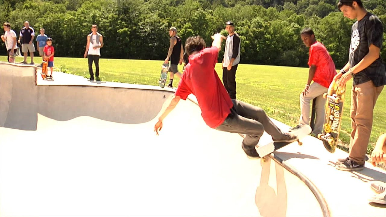 The World Industries team on their "Long Hard Summer Tour" make a stop at Danville Skatepark in Danville, Pennsylvania and join together with the Fun Box Boards team. From World Industries: Featuring Andrew Cannon, Anthony Shetler, Timmy Knuth, Derek Fukuhara, Billy Davenport, Mike Franklin, and Chris Mathis. From Fun Box Boards: Eric Iyoob, Mike Howells, Chris Capurso, Jake Reder, and Damien Bossanova. So proud to have been part of such an awesome event. The footage in this video is only some of what went down! Special THANK YOU to World Industries and Mario and Lisa Tullino from Fun Box Boards as well as Town Skates from Bloomsburg, Pennsylvania!! Pure awesome!!