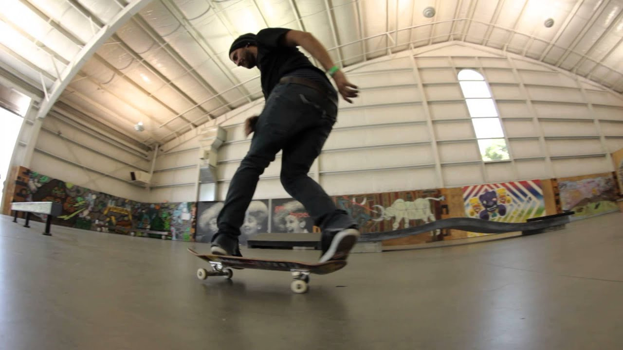 Chris Haslam doing a weird shove it trick at Woodward West @waywardnephew filmed by me @andrewcannon666