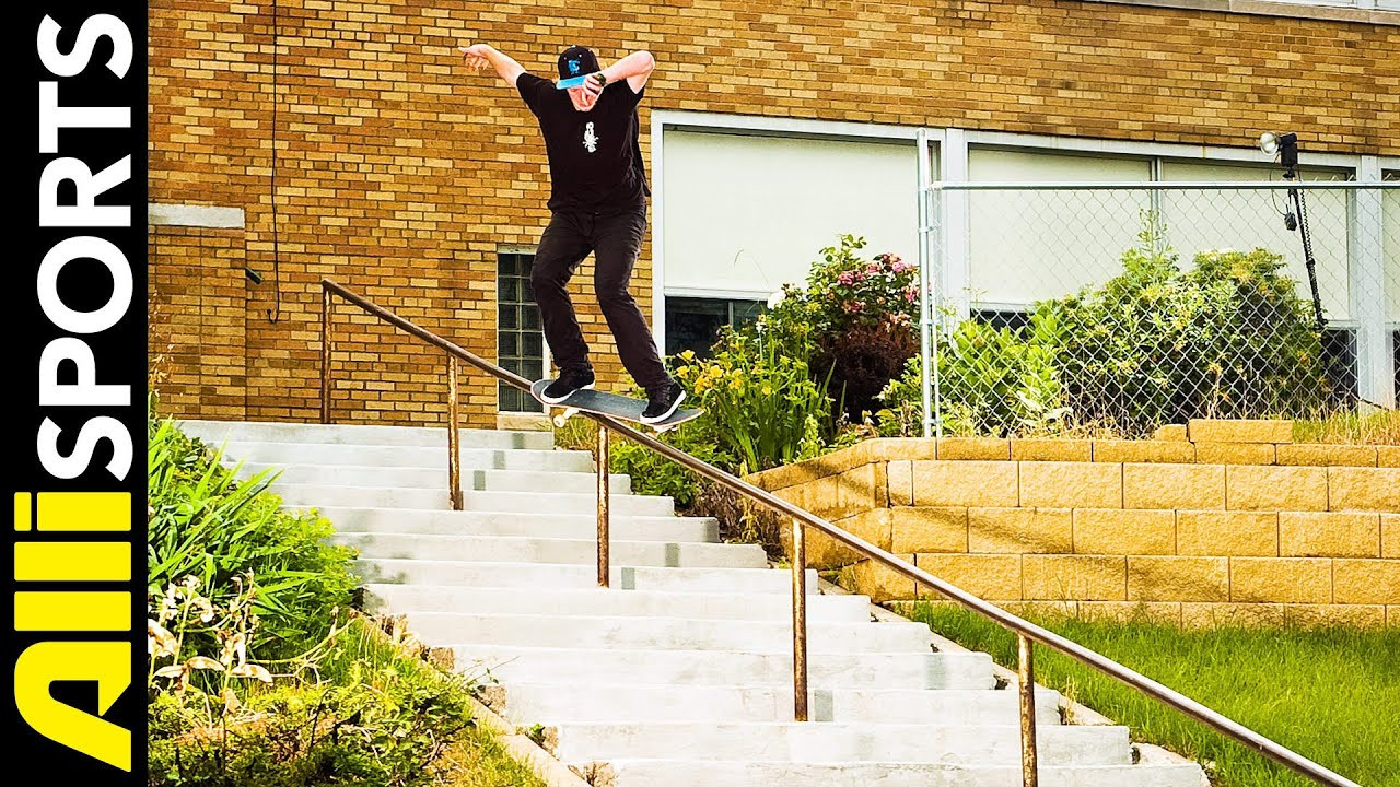Take a ride with Andrew Cannon, Timmy Knuth, Anthony Shetler and Matt Mendenhall from the World Industries team through Minnesota. The World team first hits up 3rd Lair skatepark while the Kin of the Groms competition was going down. Following their shred at 3rd Lair, the World team took it to the streets to hunt down some heavy spots. Roll around with the World Industries team in this On The Road segment.<br /><br />Subscribe to Alli Sports on Youtube for new videos daily:<br />http://youtube.com/AlliSports<br /><br />Check out our skate channel for related videos:<br />http://youtube.com/AlliSkateboarding<br /><br />Facebook: http://facebook.com/allisports<br />Twitter: http://twitter.com/allisports<br />Instagram: @allisports<br /><br />Music - SURFER BLOOD - "FLOATING VIBES"<br />ROYAL BATHS - "MAP IN HEAVEN"