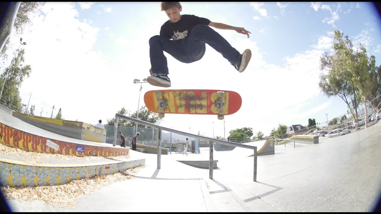 Kristion Jordan trying Bones Super Swiss Six for his first time at Chevy Chase park. Filmed and edited by Vitor Borger.