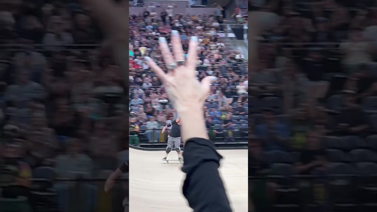 Every vert skaters favorite vert skater 🎥 @Listen0