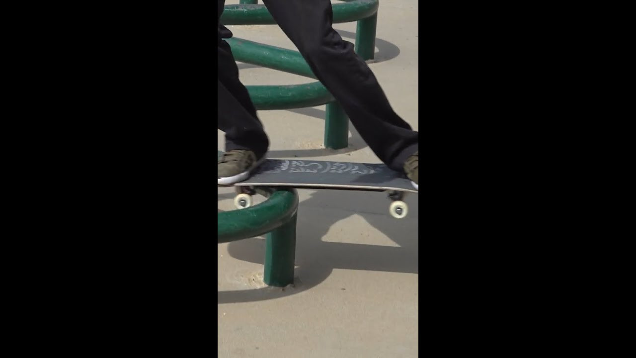 @authenticandyanderson from the opening section of issue 2!🌀<br /><br />➡️iDabblevm.com for more!<br /><br />#Skateboarding #SkateboardingIsFun #Shorts #ShortsVideo