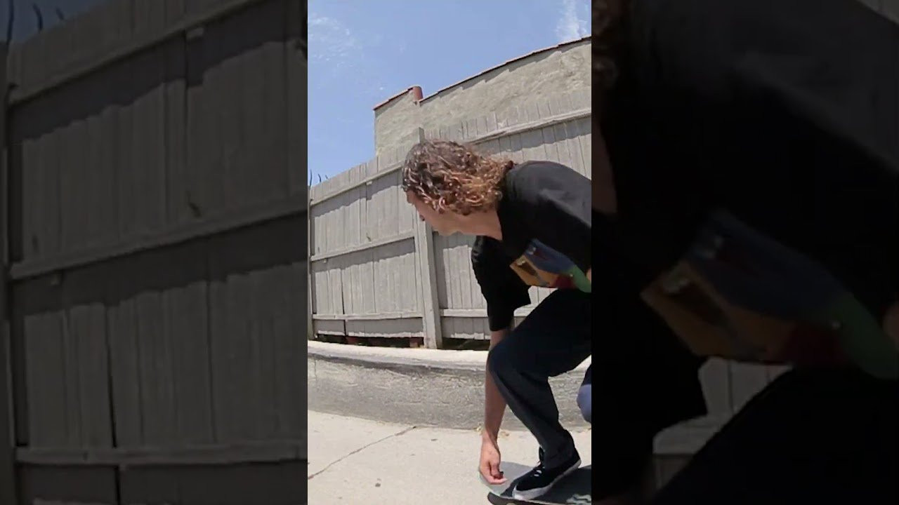 Evan Smith takes us through his process for putting songs together🎹 Cut from "Shmusic" back in issue 3!<br />﻿<br />﻿Go back and give it a watch on our channel for more📺<br />﻿<br />﻿#Skateboarding #Music #Shorts #ShortsVideo