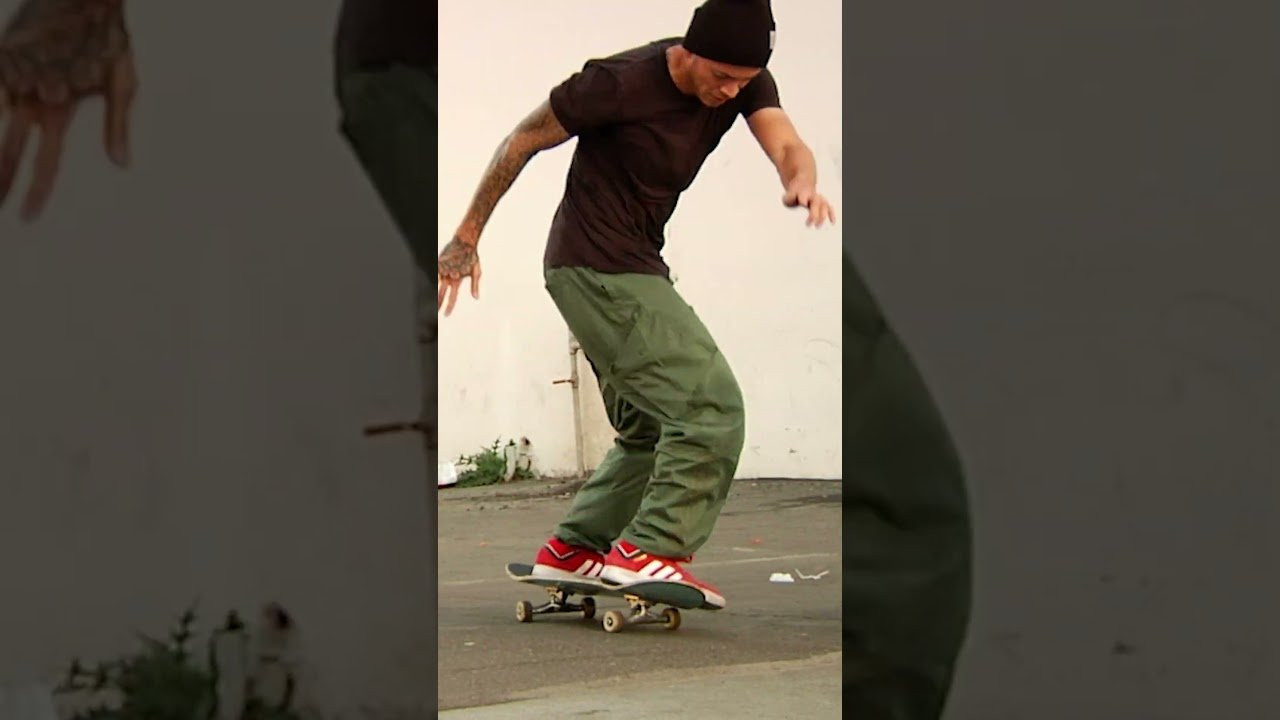 Switch Tailslide Bigspin Nosegrind 180 from Ryan Guiso 🤯<br /><br />📹 Christain Shepard<br /><br />Cut from his "You Should Know- Ryan Guiso" part playing on our channel📺<br /><br />#Skateboarding #Shorts #ShortsVideo