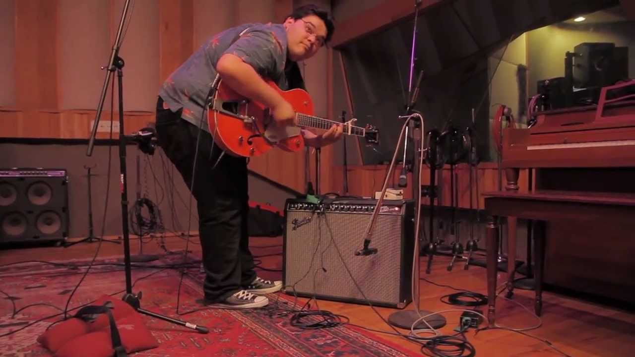 The single "Couple Apples" by Dante Elephante is this weeks "Track of the Week". The original track was recorded in Converse Rubber Tracks San Francisco at Different Fur studio. Watch the four members of the band get sounds in the studio, perfect their timing, and record their original single.<br /><br />For more on Dante Elephante visit:<br />https://www.facebook.com/DanteElephante<br />https://twitter.com/Dante_Elephante<br />http://danteelephante.bandcamp.com/<br /><br />For more on Converse Rubber Tracks, check out:<br />www.converse.com/rubbertracks