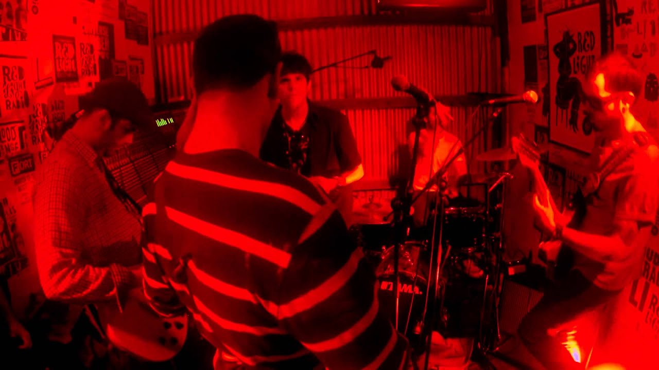 Las Ardillas visited the Red Light Radio team at their pop up space in the Fader Fort in Texas to record this live version of Linda Niña.<br /><br />For more Red Light Sessions, head over to: http://www.redlightradio.net/sessions