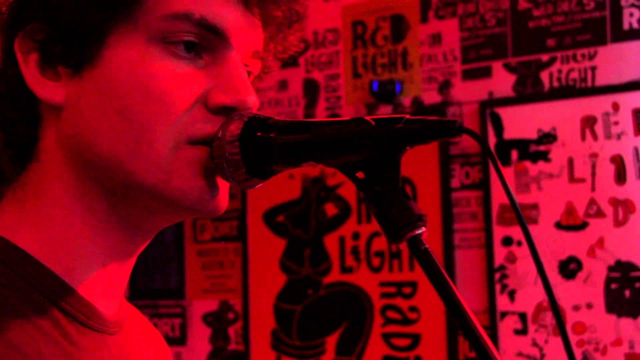 Idiot Glee dropped in to Red Light Radio's pop-up studio in the Fader Fort in Austin, Texas to perform this lovely version of Don't Go Out Tonight.<br /><br />For more Red Light Sessions, visit: http://www.redlightradio.net/sessions