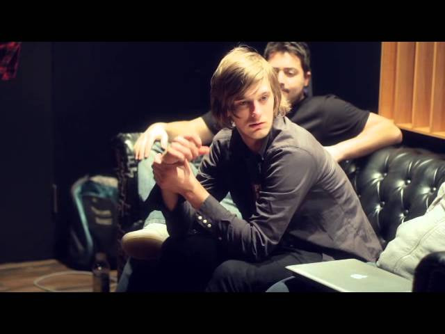 Turf War's single "Born to Run Free", which was recorded at Converse Rubber Tracks in January of 2013, is this week's "Track of the Week". Having traveled up the east coast to record at the studio, Turf War jumped right into the recording process and wasted no time setting up, laying down vocals and working alongside the studio's experienced producers and engineers. Listen to their new track and download it for free at the Converse Facebook page: www.facebook.com/converse <br /><br />For more on Turf War:<br />http://turfwar.tumblr.com <br />https://www.facebook.com/turfwarusa<br />https://twitter.com/TURFWARUSA<br /><br />For more on Converse Rubber Tracks:<br />http://www.converse.com/rubbertracks