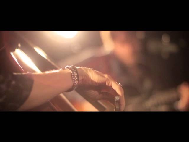 In this special episode of "Ready, Set" Converse Rubber Tracks recording artist Josh Doyle, accompanied by his cellist, performs his original single "Zombieland". An accomplished musician in his own right, Doyle entered the 2012 Guitar Center Singer Songwriter Contest in which he won the Grand Prize and was awarded studio time at Converse Rubber Tracks and the opportunity to record a 3-song EP with Grammy Award-winning producer John Shanks, which ultimately turned into a full-length studio album featuring a who's who of the recording world. <br /><br />For more on Josh Doyle:<br />http://www.joshdoyle.com<br />http://www.facebook.com/joshdoylemusic<br />https://www.twitter.com/JoshDoyleDaily<br /><br />For more on Converse Rubber Tracks:<br />http://www.converse.com/rubbertracks