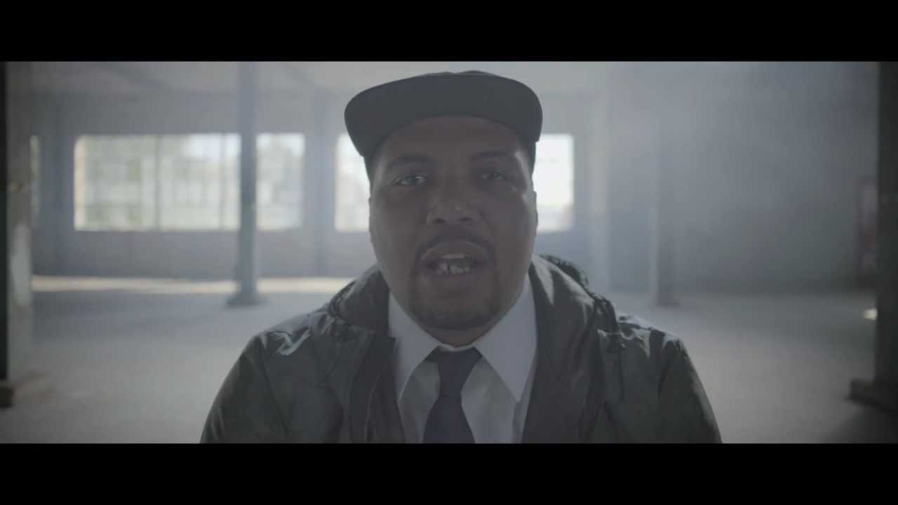 Check out the original music video created by Logan Roos and Adam Porter<br />for Black Spade, who recorded his song "Nobody's Fool" at the Converse<br />Rubber Tracks studio. <br /><br />Converse's A/V Connection project pairs artists and filmmakers together to<br />collaborate on music videos for tracks recorded at the Converse Rubber<br />Tracks Studio.<br /><br />Download the track for free:<br />http://www.facebook.com/converse/app_289966411097343<br /><br />Director: Logan Roos & Adam Porter<br />Creative Director: Jason Roos & Josh Roos<br />Producer: Patrick Gannon<br />Production Company: Greenpoint Pictures<br />Cinematographer: Michael Ormiston<br />AD: Yonatan Gonzalez<br />Production Coordinator / AC: Alex Levin<br />VFX Supervisor / Artist: Greg Radcliffe<br />VFX Artist: Shane O'hara<br />Editor: Logan Roos<br />Costume Design / Styling: Marcela Ruiz <br />Costume Assist: Jenna Nash<br />Hair / Makeup: Celina Santory<br />Production Designer: David Irwin<br />Sound Designer: Josh Roos<br />Grip: Marc Cifelli<br />PA: Libby Feltch, Nina Rudzinski, Kurt Pierce<br /><br />Special thanks to ISAORA (isaora.com), Michael Kuhn, Jacob Lincoln, Hillary Hittner, Tatiana Rudzinski