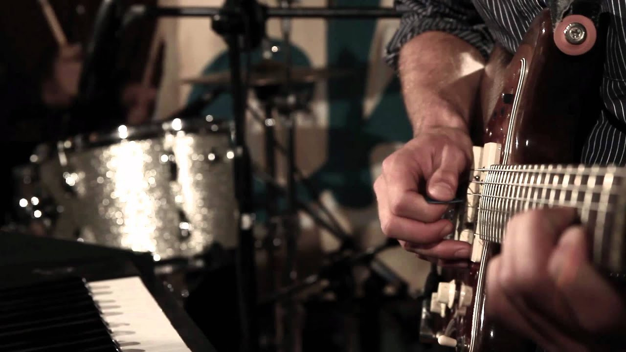 The Darcys made the trek from their native Toronto, ON to play POP Montréal. They also swung by our Converse Rubber Tracks studio to lay down a live version of "The Mountains Make Way". A FREE download of The Darcys album is available at http://www.TheDarcys.ca<br /><br />For More on The Darcys:<br />http://www.thedarcys.ca/<br />http://www.facebook.com/itsthedarcys<br /><br />For more on Converse Rubber Tracks:<br />http://www.converse.com/rubbertracks