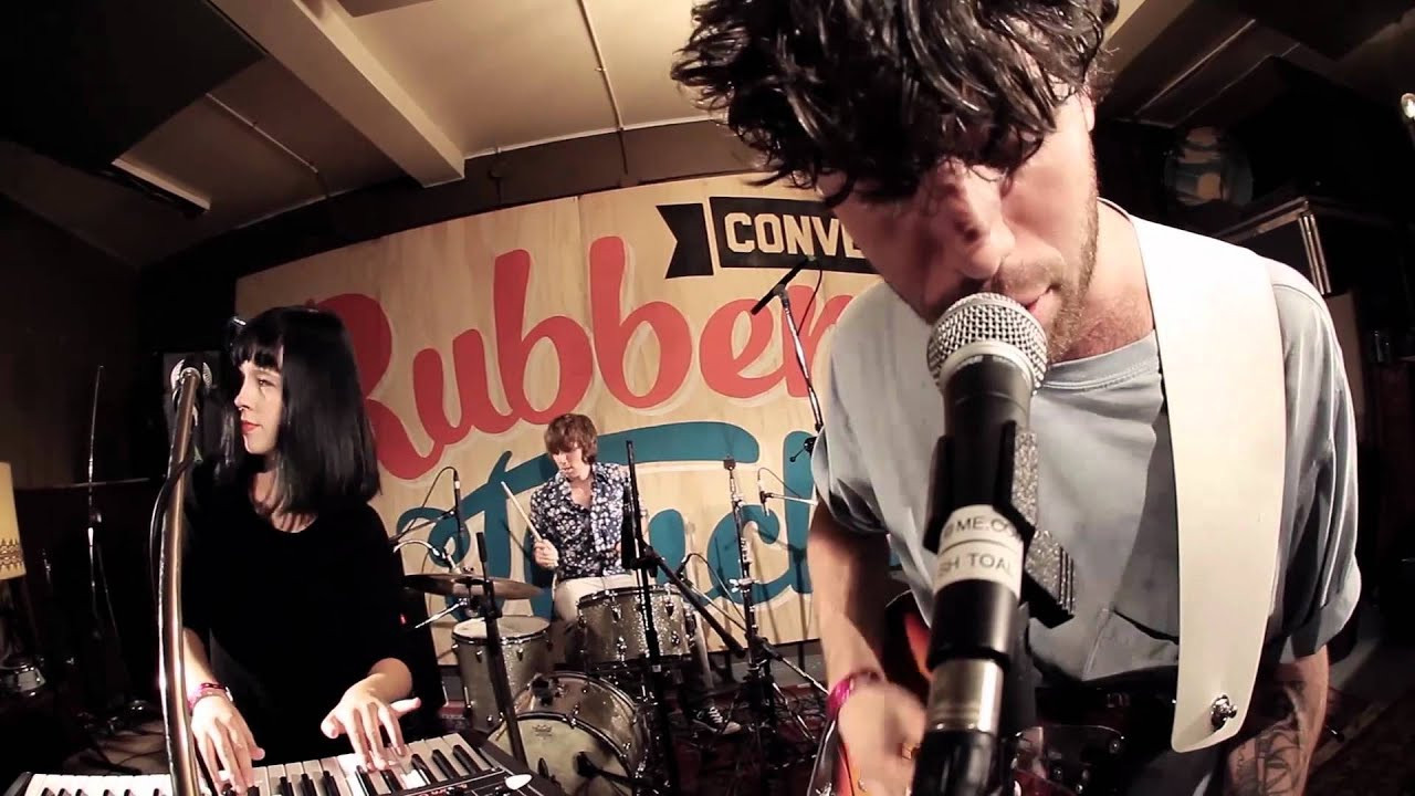 Allston, Massachusetts up-and-comers, Earthquake Party! played their first POP Montréal this year, and swung by our studio to record a Ready, Set. The three-piece packed a punch of noise while tearing through an awesome combo of "Little Pet" + "Hello Weirdo."<br /><br />For more on Earthquake Party!: <br />https://www.facebook.com/earthquakeparty<br />http://earthquakeparty.bandcamp.com