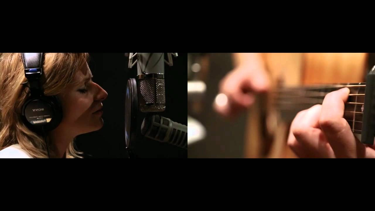 Fashion and music are constantly reinvented when artists pay homage by "covering" classic pieces. So, for Fashion's Night Out 2012, Converse commissioned new interpretations of classic songs.<br /><br />"Blackbird" was written by John Lennon and Paul McCartney and made famous by The Beatles. Ellem gave this classic song a modern makeover when she visited Converse Rubber Tracks studio to record her heartfelt arrangement.<br /><br />To learn more about Ellem visit: http://www.helloellem.com<br /><br />To learn more about Converse Rubber Tracks visit: http://www.converse.com/rubbertracks/<br /><br />"BLACKBIRD"<br />WRITTEN BY JOHN LENNON, PAUL MCCARTNEY<br />(C)1968, (R) 1996 SONY/ATV TUNES LLC<br />ALL RIGHTS ADMINISTERED BY SONY/ATV MUSIC CORP.<br />ALL RIGHTS RESERVED. USED BY PERMISSION.