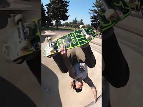 Subscribe: https://www.youtube.com/c/CreatureFiends<br /><br />At long last! @wheelbarrow's classic 10" shape manifests itself once again on his new Deko Boko Knockout Pro 1-Off deck. Kimbel's notorious go-to daily rider and a shape any skaters quiver would welcome is ready for action once again. Peep Willy and the fiends give it a test run in the latest #FiendFieldTest report ✅<br /><br />Get the Willis Kimbel Deko Boko Knocket here!<br />https://nhsskatedirect.com/products/10-0in-x-31-3in-kimbel-deko-knockout-pro-creature-skateboard-deck?variant=42783287902365<br /><br />LURK WITH US:<br />Shop: https://nhsskatedirect.com/pages/creature-skateboards<br />YouTube: https://www.youtube.com/c/CreatureFiends<br />Instagram: https://instagram.com/creaturefiends/ <br />Facebook: https://www.facebook.com/CreatureSkat...<br />Twitter: https://twitter.com/creaturefiends <br /><br />#CreatureSkateboards #Skateboarding #CreachTube