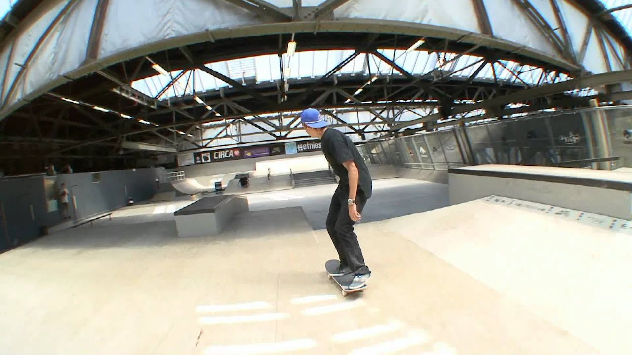 Ryan Decenzo was a few days in holland to have some fun between contests. And what better way to have fun is a private session at Skatepark Amsterdam. This One MAN Army is filmed in just two hours... This guy rips!