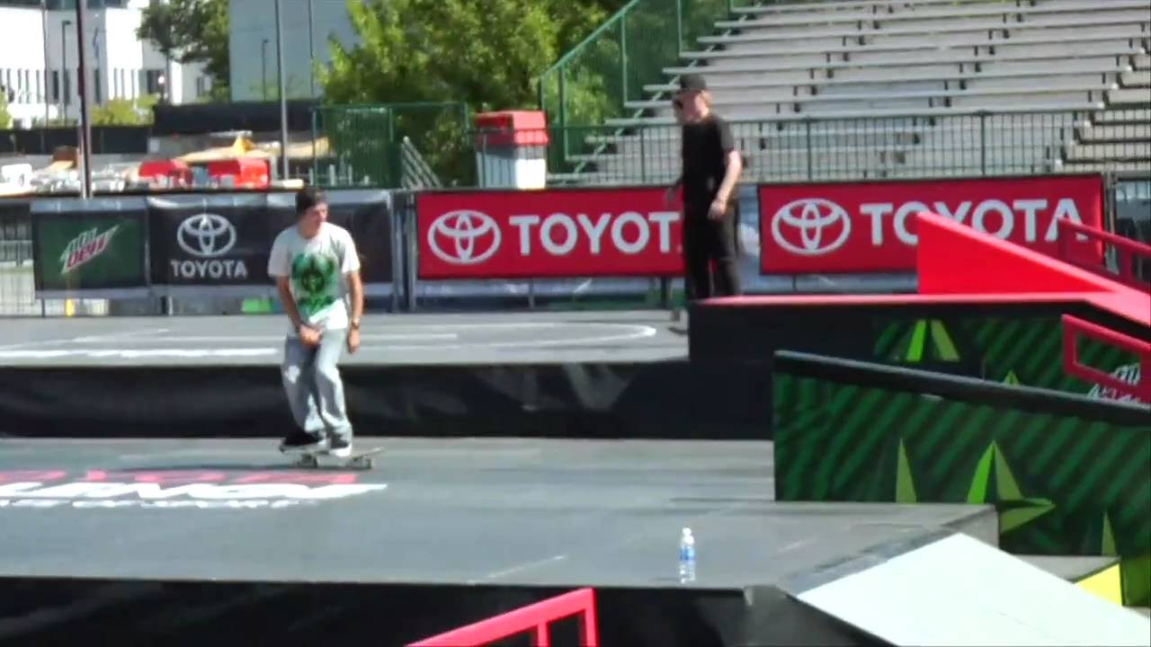 "A Day With... Ryan Decenzo" -- You never know what you'll get when you spend a day hanging with a pro. Alli takes you up close and personal, with everything from tours through their bedrooms to skate sessions overseas. For this episode, we caught up with skater Ryan Decenzo as soon as he arrived in Salt Lake City and followed along with him for a behind-the-scenes day of Dew Tour competition.