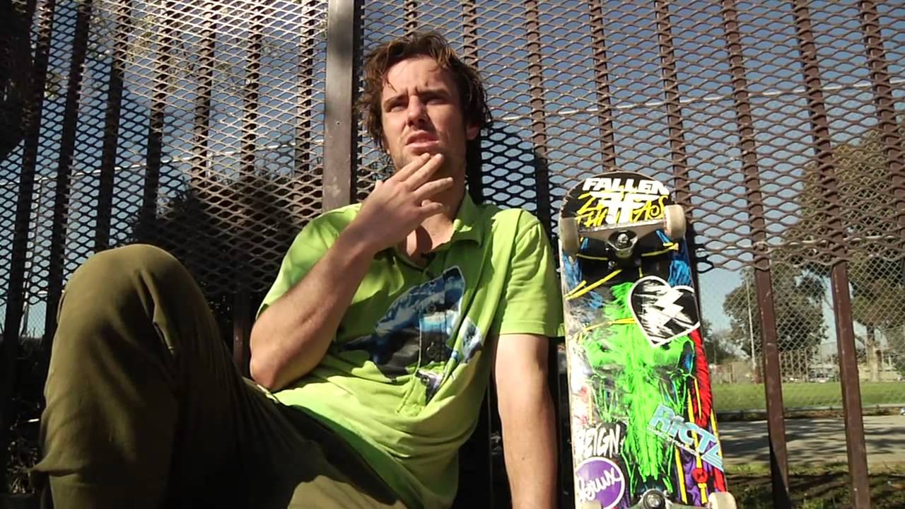 Jimmy Carlin discusses skating with headphones and riding for Krux in this 5&5 for Krux, Mob and Ricta. MUSIC:KETCHY SHUBY "Beat & The Pulse" Downtown Soul Record Singles Club www.KetchyShuby.com