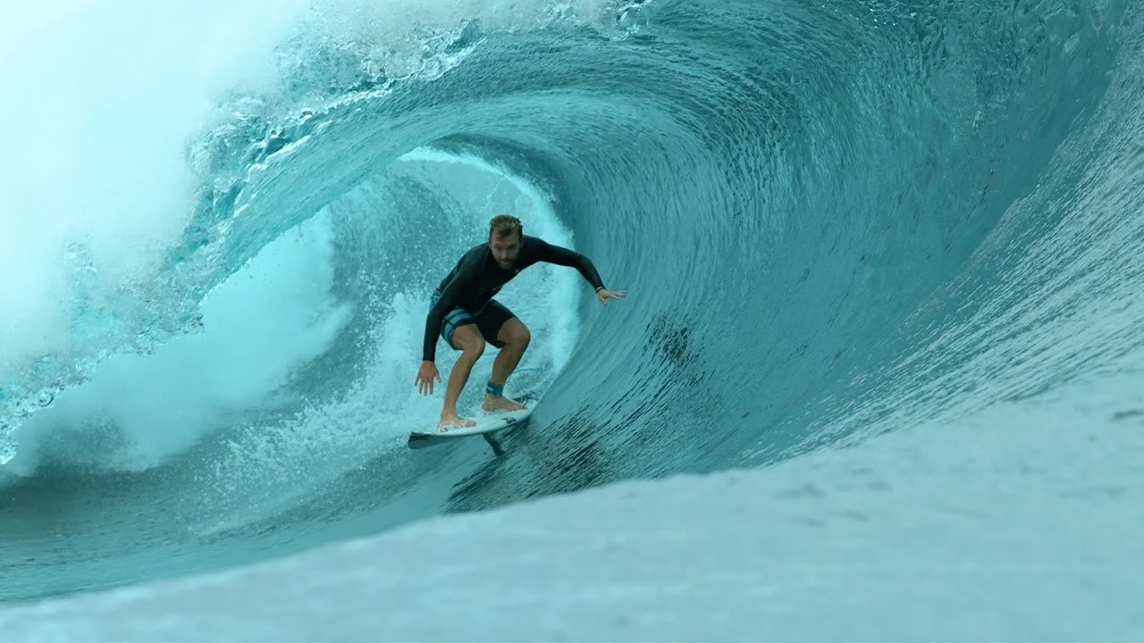 In this Hurley Surf Club How To episode, Ace shows us that the key to a good FS tuberide is timing, positioning and shaping your body to fit the tube. After that, it’s all about styling your way to the channel. Because, after all, tuberiding is like pizza. Even when it’s bad, it’s still pretty good. Make sure you celebrate.