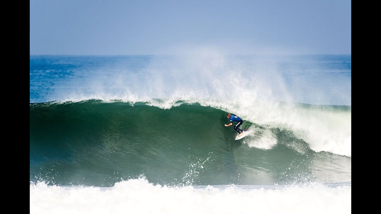 Kelly Slater and Jason Andre judge John John Florence's high-scoring heats at the 2014 Quiksilver Pro France.