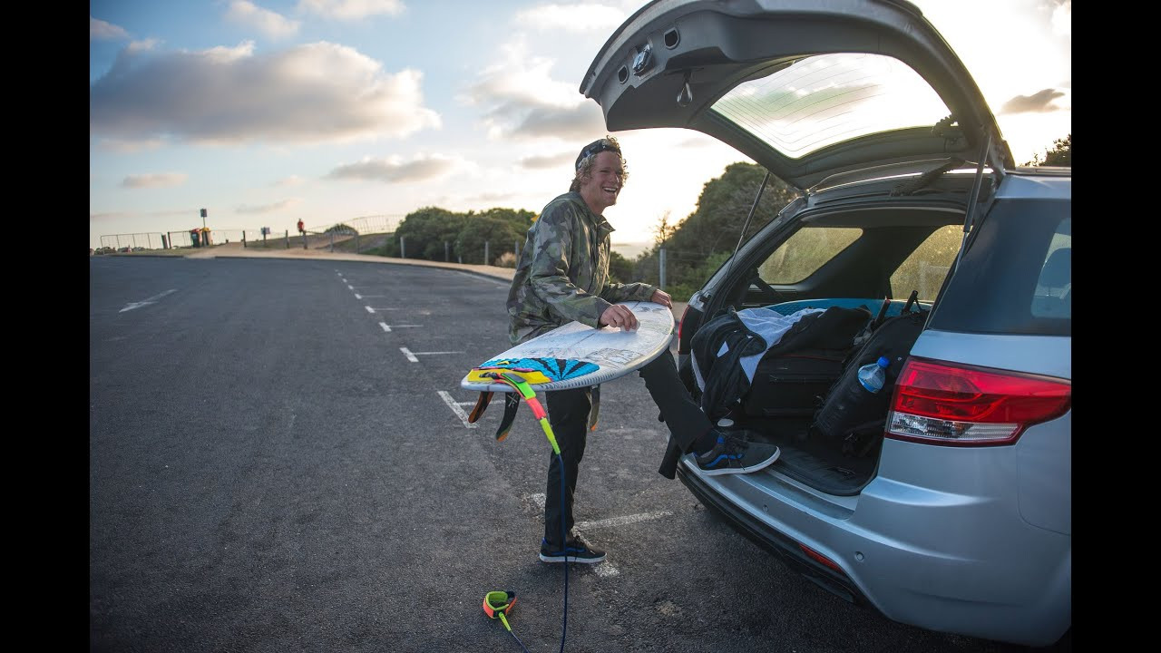 Find out why Carissa Moore is always the first one in the water and more dawn patrol rituals from the world's best in the latest #TOURNOTES.