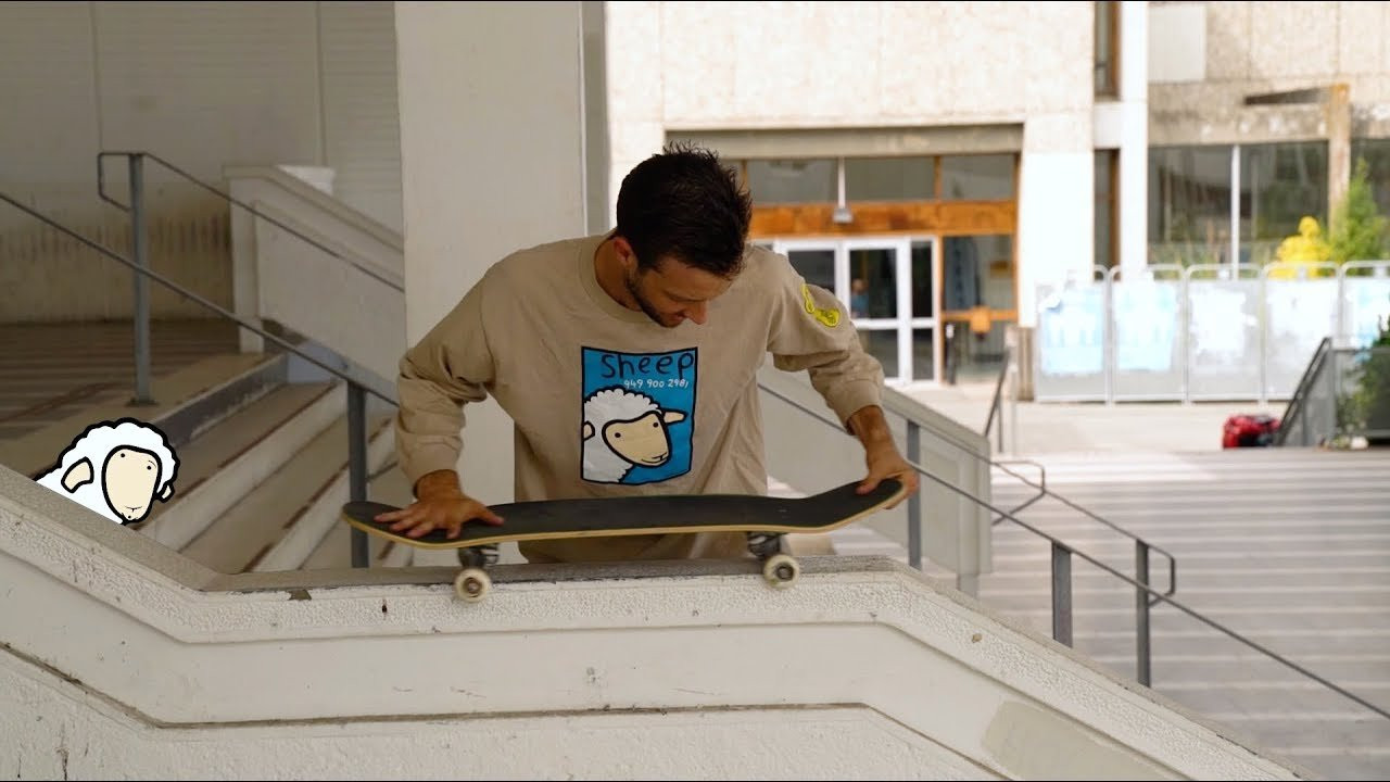 See more: https://www.etnies.com/collections/sheep/<br /><br />We’re BAAAck !!!<br /><br />Sheep makes its return debut, this time herded by etnies! Originally created in 1996 as a fun & animal-friendly brand, Sheep shoes quickly created a cult following of talented skateboarders, artists, and vegans around the world. The etnies Sheep capsule is 100% vegan and animal-friendly, made with all synthetic materials featuring the Jameson Vulc LS.