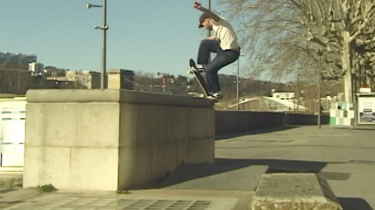 Filmed and edited by Guillaume Colucci.<br /><br />00:00 Intro<br /><br />01:33 Arno Wagner, Adrien Coillard, Steeve Ramy, Flo Maillet, Bryan Goncalves, Marc Leblanc, Fred Demard, Pierre De Courreges, Guillaume Rousset, Axel Sterckx, Greg Vansse, Guillaume Nozieres, Luc Boimond, Simon Perrotet, Vincent Jugnet, Quentin Joly, Alex Maison, Jesse Moine, Flo Mirtain and Arthur Derrien.<br /><br />07:11 Jp Villa feat Oliver Weismantel<br /><br />10:31 Thomas Guerin<br /><br />12:43 Matisse Banc feat Baptiste Bordier, Quentin Boillon, Quentin Janier Dubry, Paul Alberola, Mateo Henot, Victor Campillo and Mika Germond<br /><br />18:11 Guillaume Colucci feat Florian Byrne Sutton, François Tizon, Olivier Durou and Quentin Assandri<br /><br />22:04 Arno Wagner<br /><br />25:11 Credits<br /><br />https://www.instagram.com/albumskateco/<br /><br />Supported by Vans.