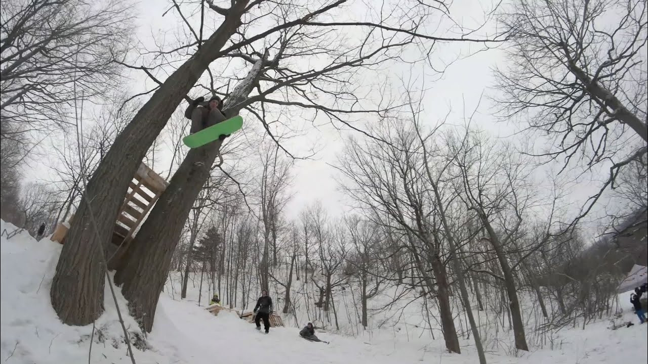 OUTDOOR ADVENTURES #8 | The crew drives up to Montreal for the Harfang X Rollin X Ambition demo at Mont-Royal. Gnarly setup equals gnarly tricks!<br /><br />HARFANG SNOWSKATES<br />http://harfangsnowskates.com/<br /><br />BOUTIQUE ROLLIN<br />https://www.boutiquerollin.com/<br /><br />FOLLOW US<br />Website: https://ambitionsnowskates.com<br />Instagram: @ambitionsnowskates<br />Facebook: https://facebook.com/AmbitionSnowskates<br />Snapchat: ambsnowskate<br />Twitter: @ambitionsnow<br /><br />RIDERS<br />Dave Engerer<br />Josh Oakes<br />Jensen Fisker<br />Alan Gerlach<br />Dan Routhier<br /><br />OUTRO SONG<br />Strange Broue - Electric Blizzard
