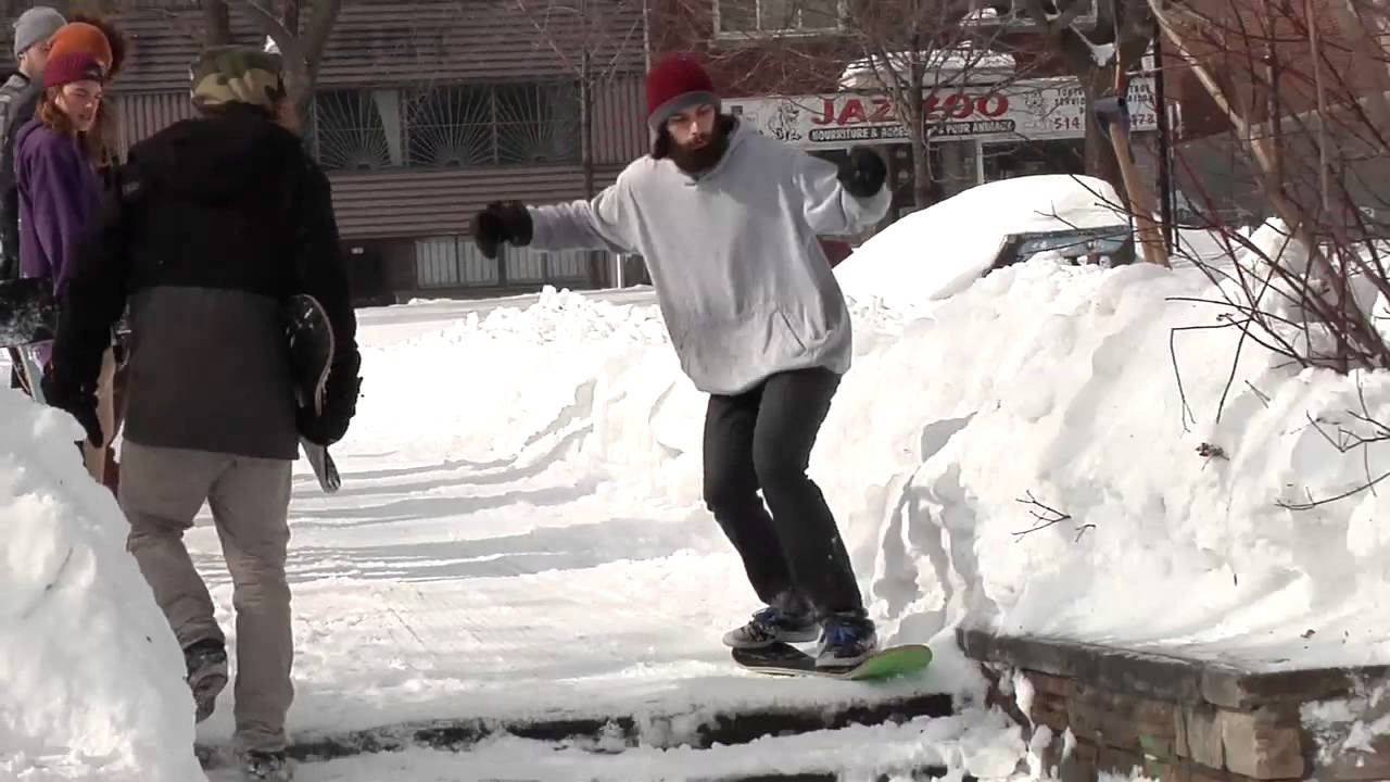 Ambition Snowskates in collaboration with Rollin Boardshop with a fun day at Parc Prefontaine in Montreal.Thanks to everyone who showed up! Video by Xavier Bossé.