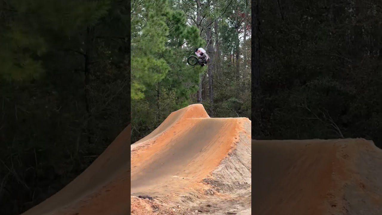 CHASE HAWK BRINGS THAT BUTTERY TRAILS FLOW TO SWAMPFEST<br />#CHASEHAWK #BMXISFUN #SWAMPFEST