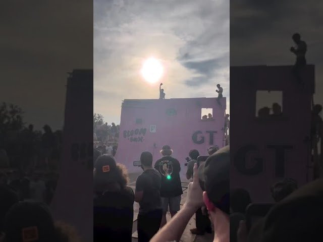 Corey Walsh melted Trey Jones' mind with this tire slide at Swampfest.